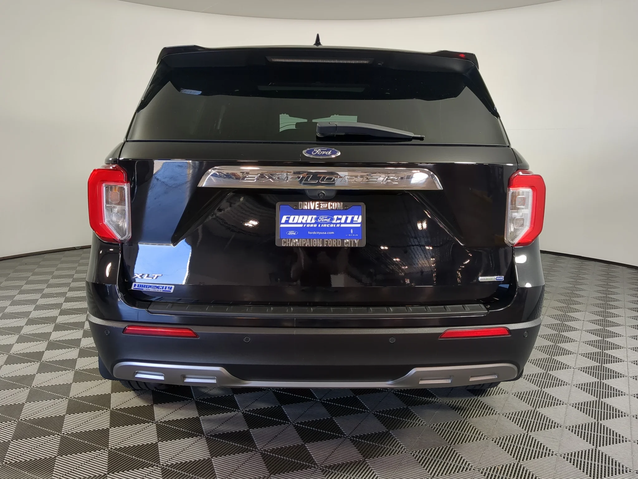 Used 2020 Agate Black Metallic Ford XLT image 7