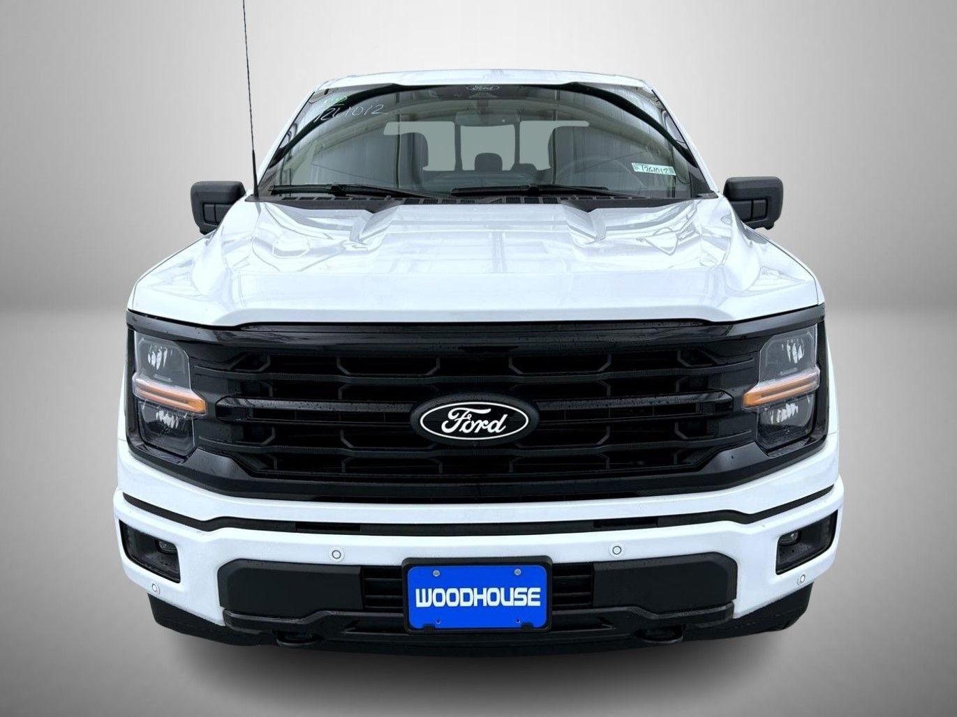 New 2026 Oxford White Ford XLT image 2