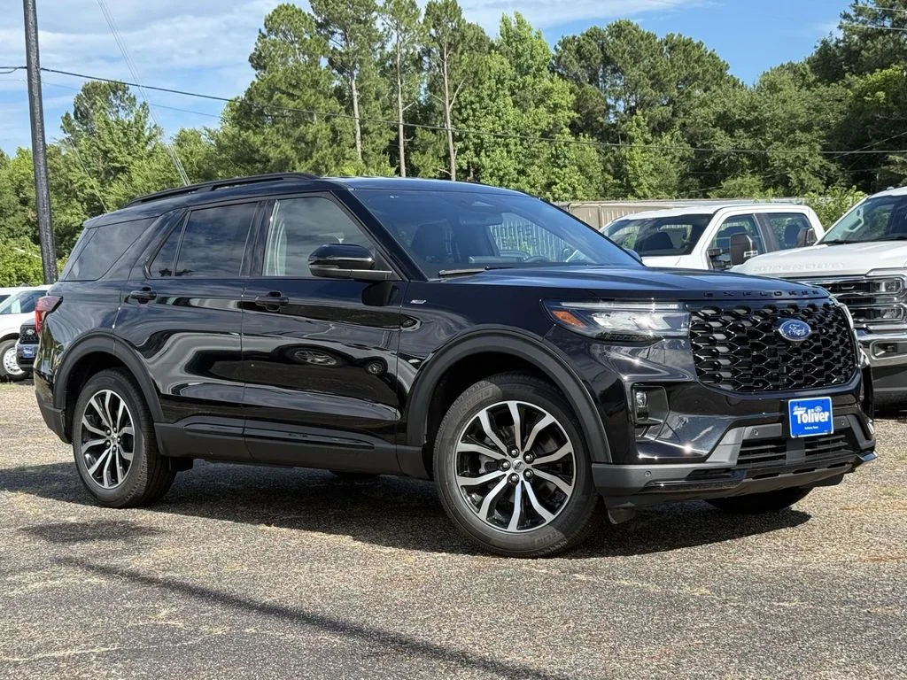 New 2026 Agate Black Metallic Ford ST-Line image 2