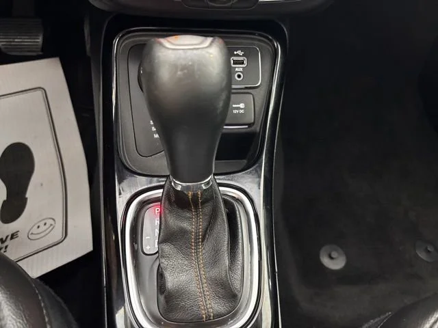 Used 2018 Laser Blue Jeep Limited image 19