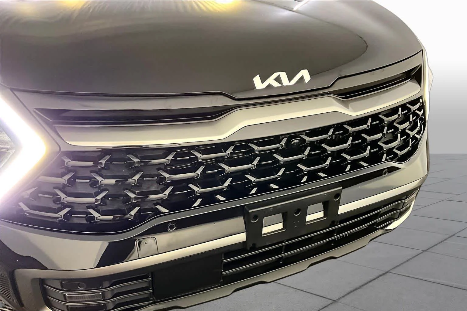 Used 2023 Fusion Black Kia X-Line Prestige image 31