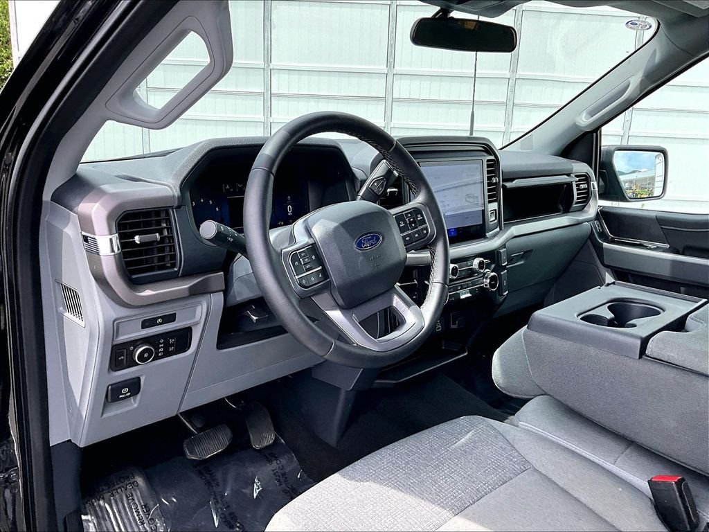Used 2025 Black Ford XLT image 8