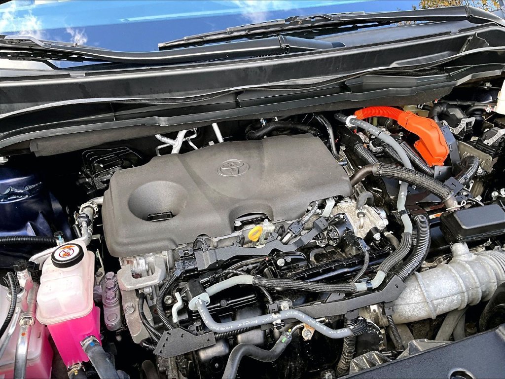 Used 2022  Toyota XLE image 36