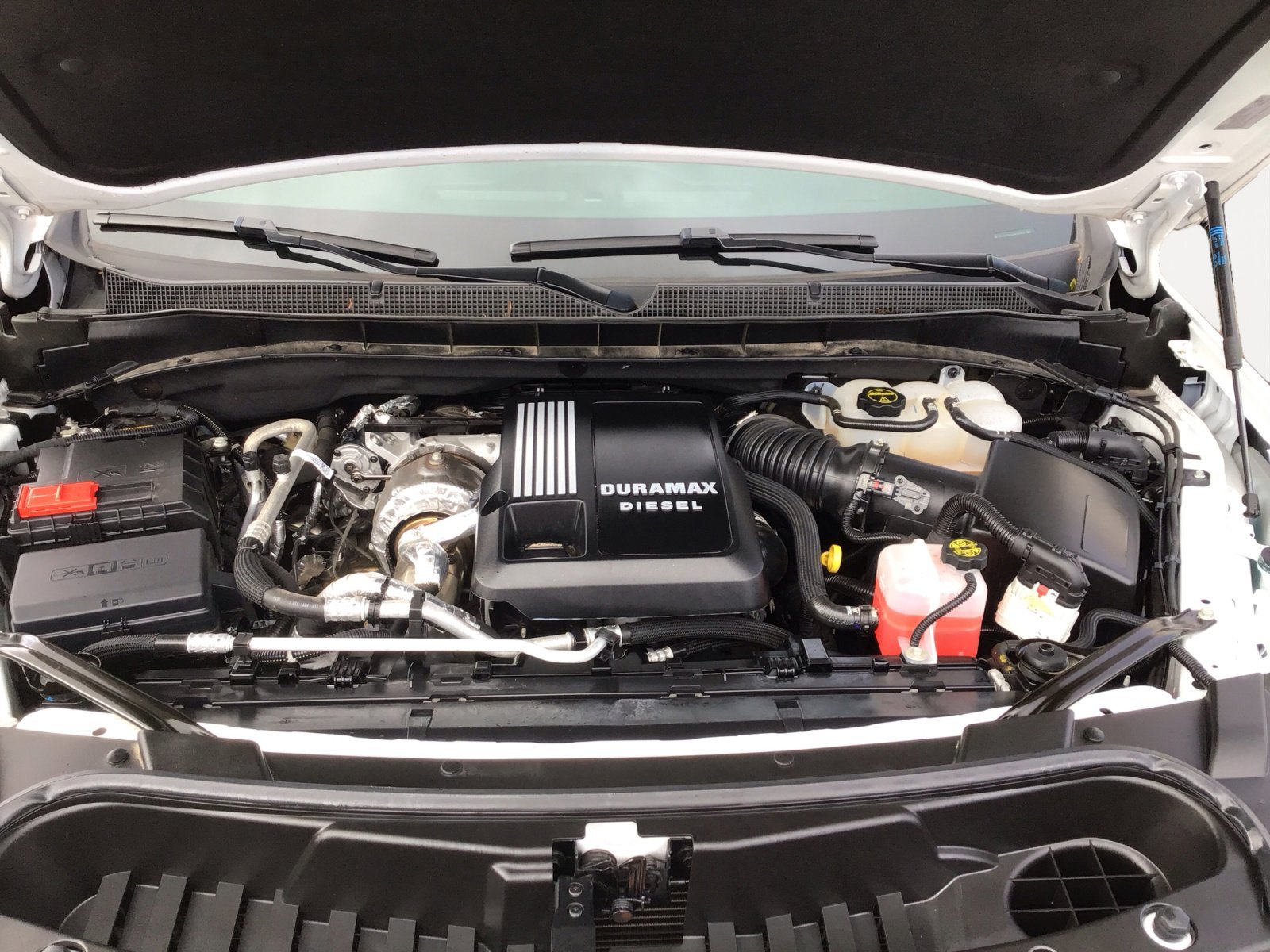 Used 2024 Summit White Chevrolet RST image 31