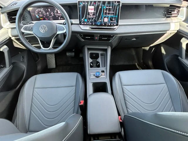 New 2026 Platinum Gray Metallic Volkswagen 2.0T SE image 29