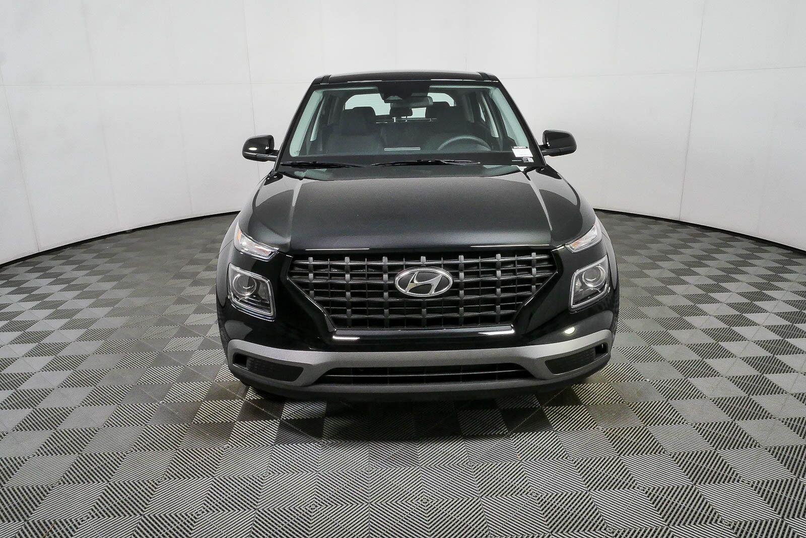 New 2026 Onyx Black Hyundai SE image 32
