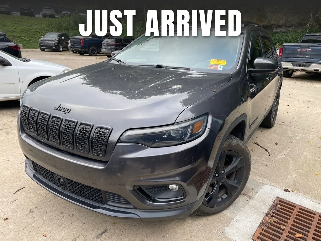 Used 2021 Granite Crystal Metallic Clearcoat Jeep Altitude image 1