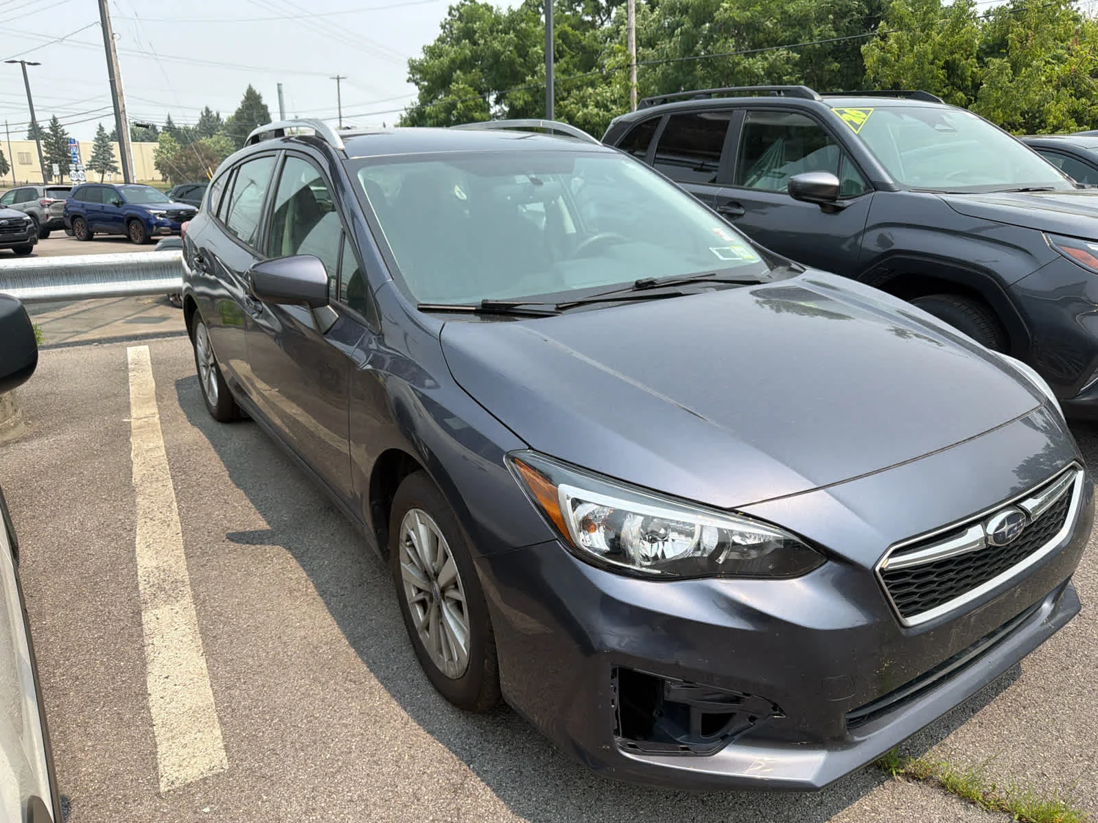 Used 2017 Carbide Gray Metallic Subaru Premium image 9