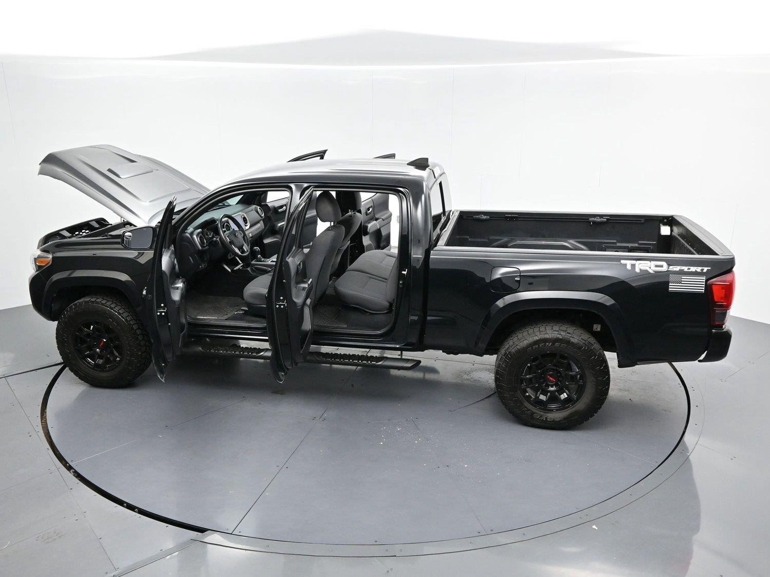 Used 2019 Midnight Black Metallic Toyota SR5 image 34