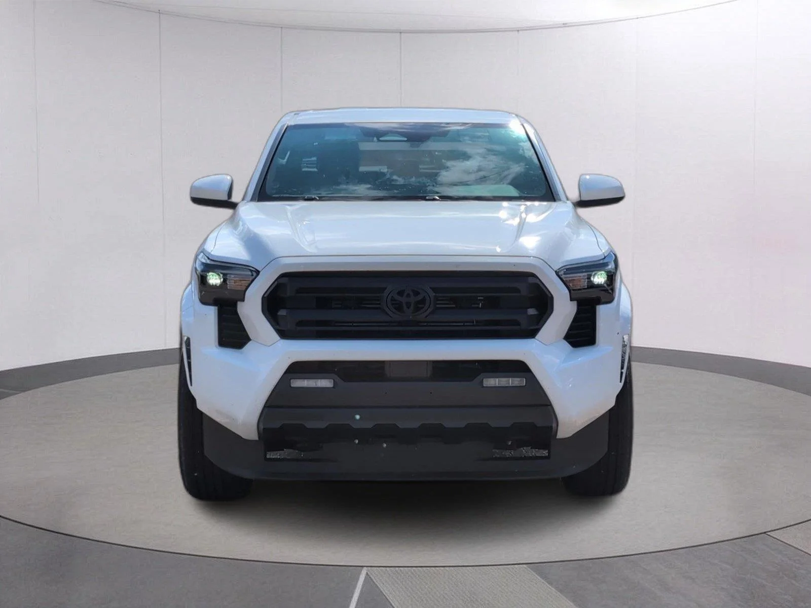 Used 2025 Ice Cap Toyota SR5 image 9