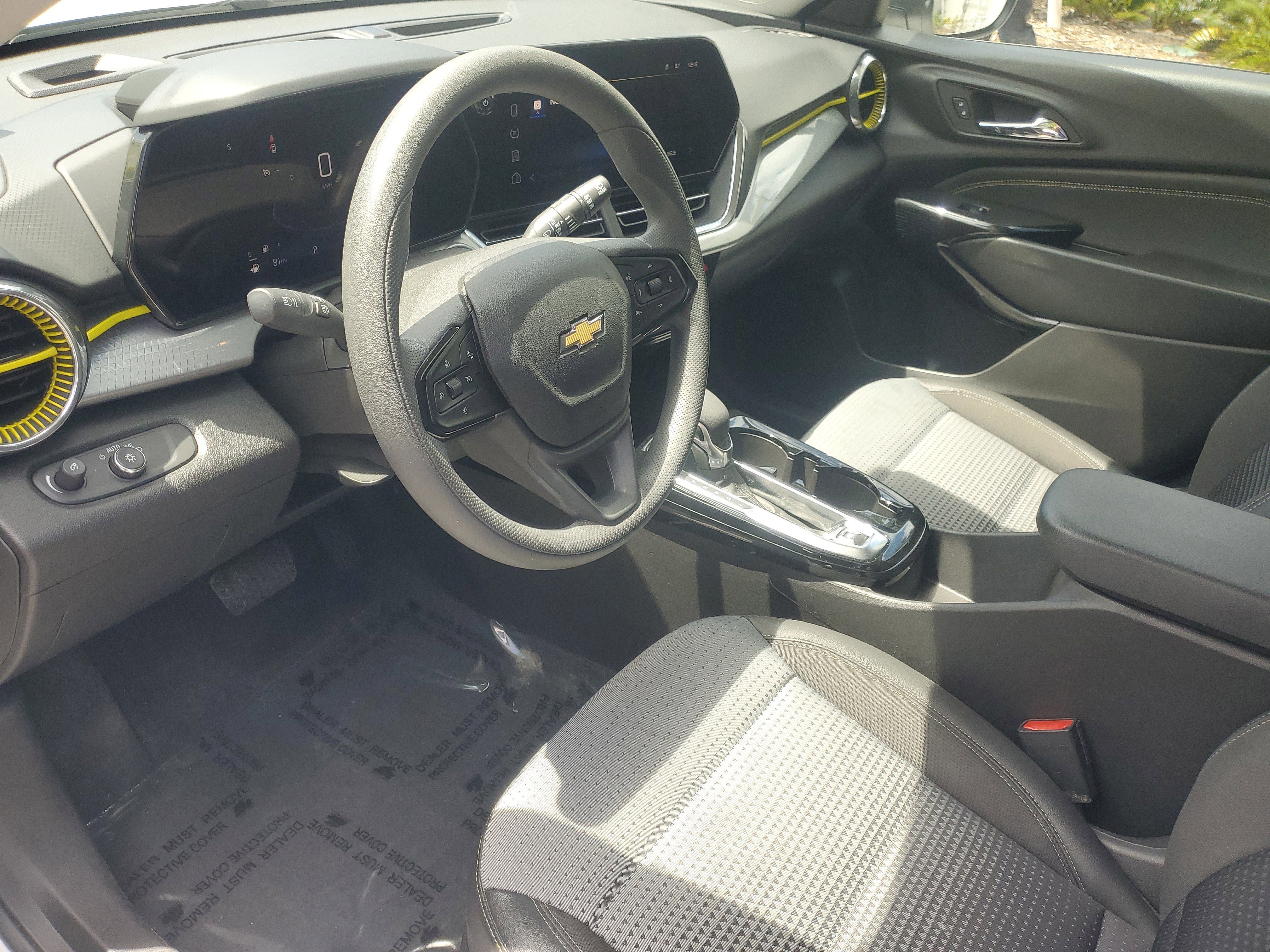 Used 2025 Summit White Chevrolet LT image 15