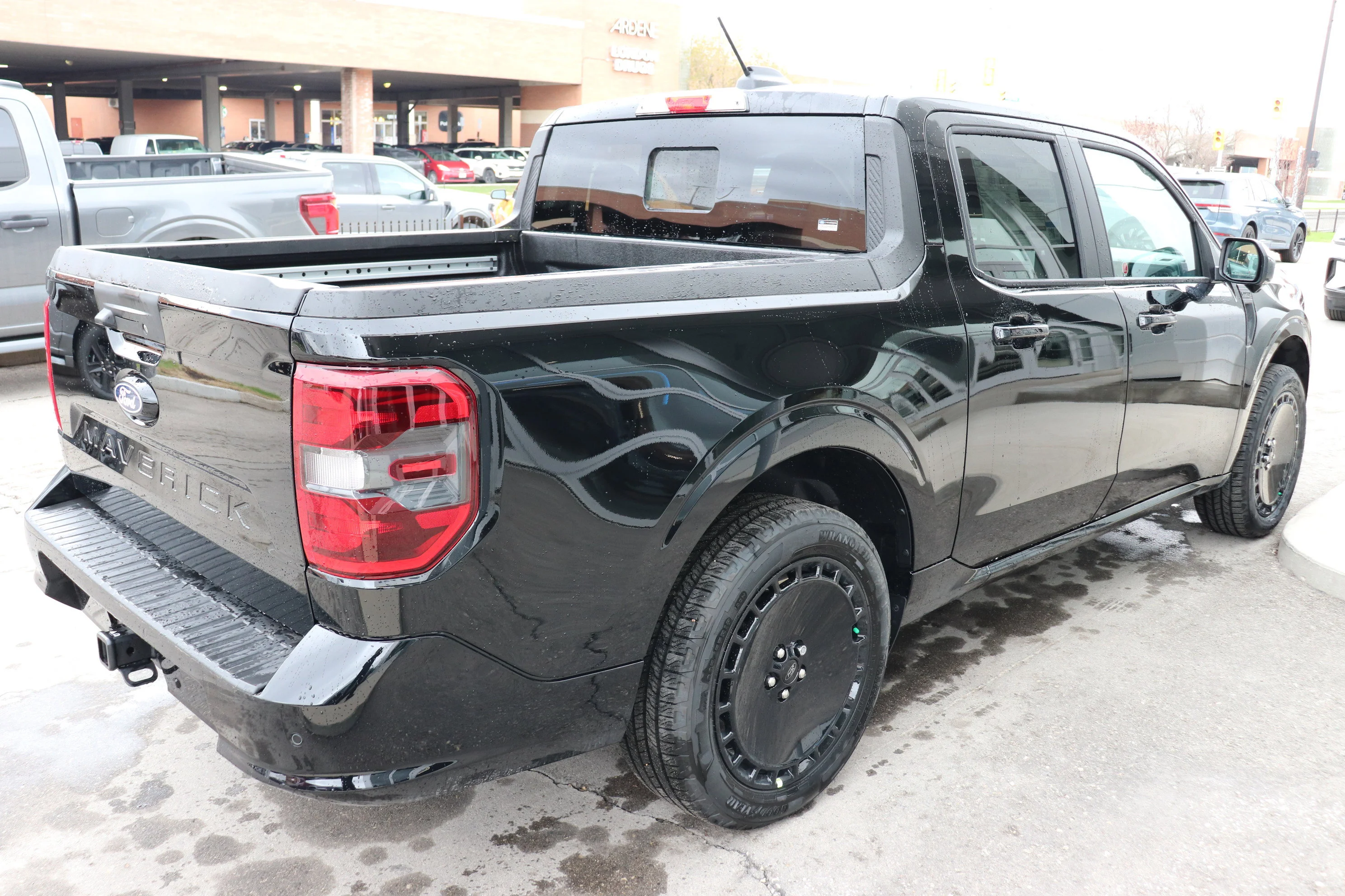 New 2026 SHADOW BLACK Ford Lobo High image 4