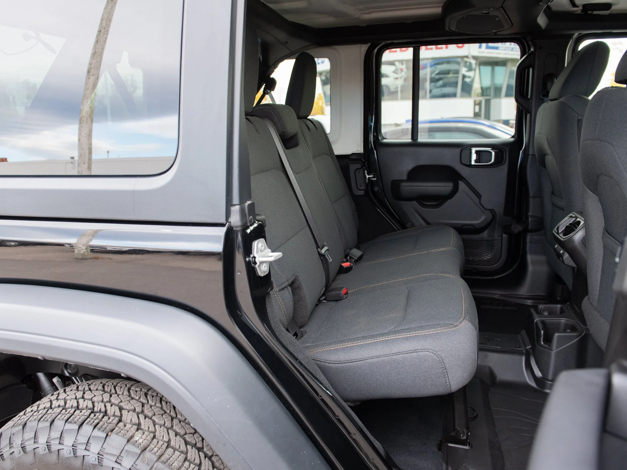 Used 2025 Black Jeep Sport S* 4 Door 4x4, LOW KM, Heated Seats & Wheel, Remote Start image 20