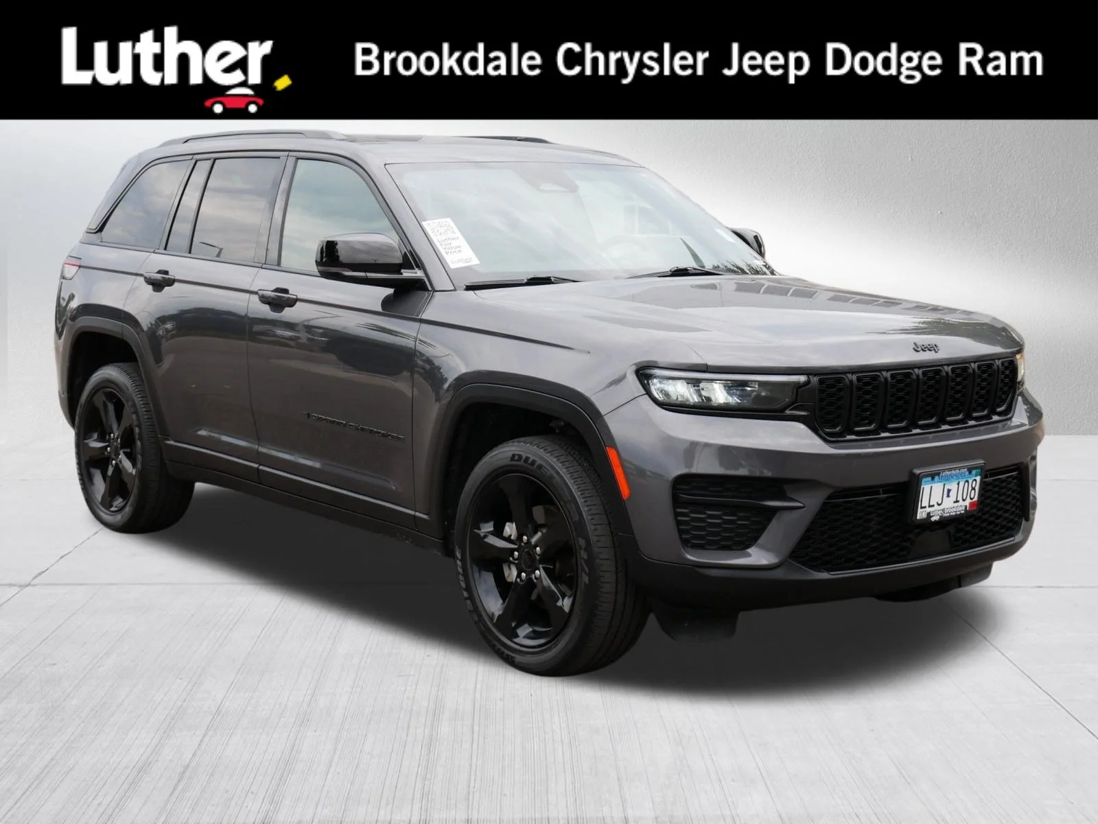 Used 2023 Baltic Gray Metallic Clearcoat Jeep Altitude X image 1