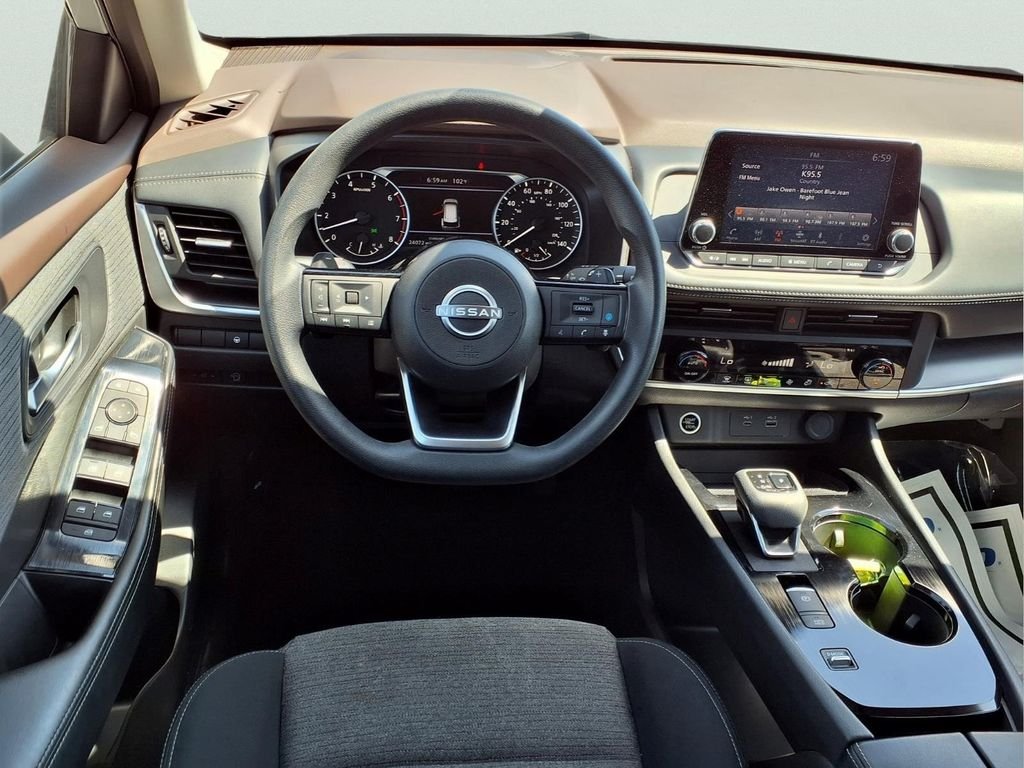 Used 2023 Silver Nissan SV image 9