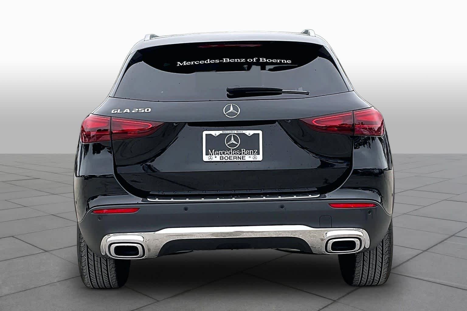 Used 2026 Cosmos Black Metallic Mercedes-Benz GLA 250 image 5