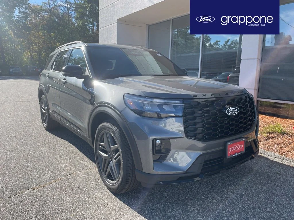 New 2027 CARBONIZED GRAY Ford ST-Line image 1