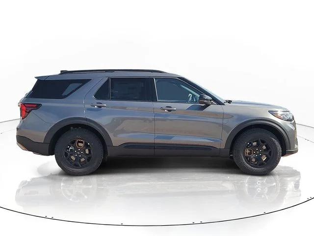 New 2027 Gray Metallic Ford Tremor image 4