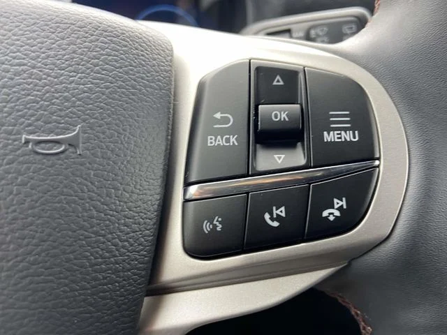 New 2026 Space White Metallic Ford Active image 15