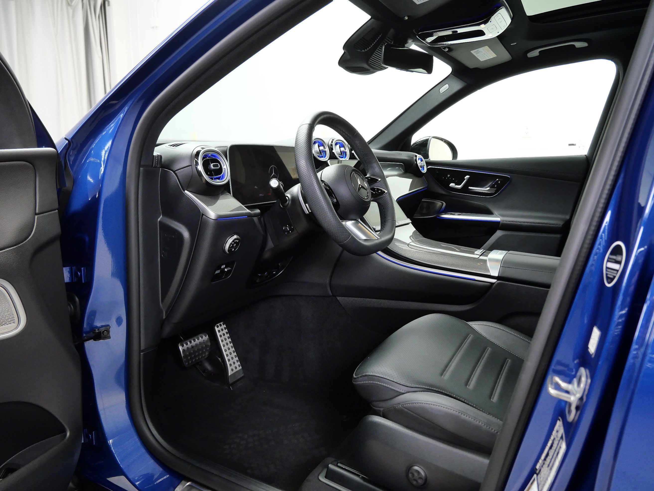 Used 2025 Starling Blue Metallic Mercedes-Benz GLC 300 image 14