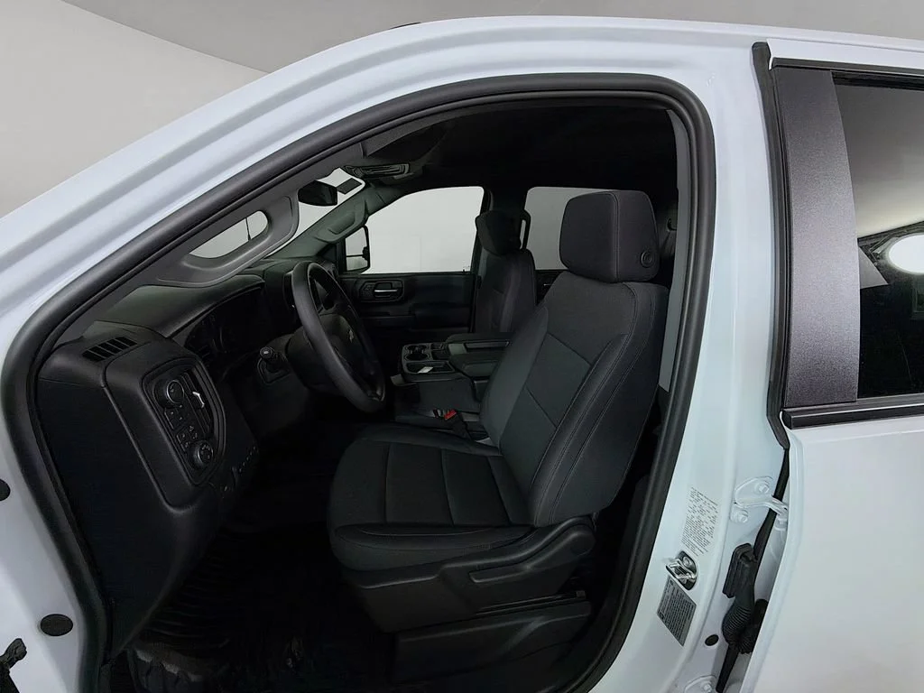 New 2026 Summit White Chevrolet WT image 11