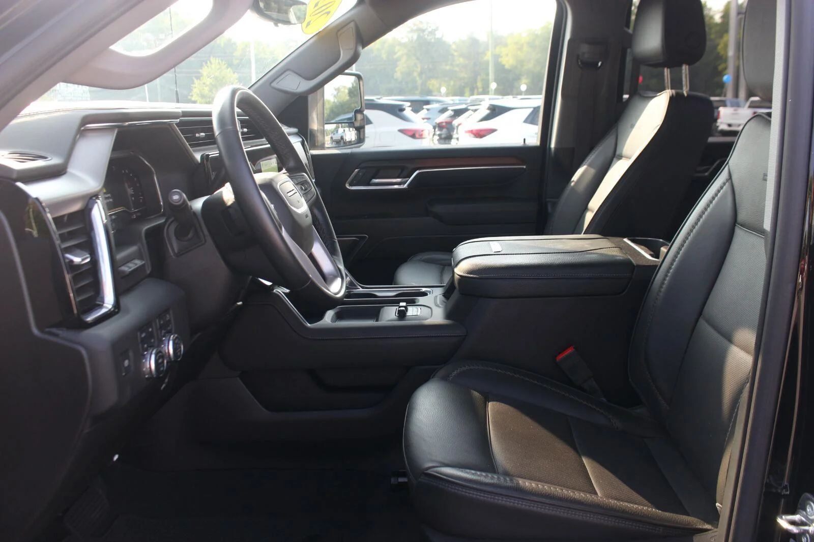 Used 2025 Onyx Black GMC Denali image 13