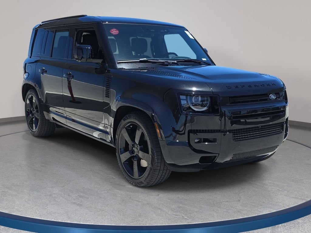 New 2026 Santorini Black Land Rover X-Dynamic SE image 3