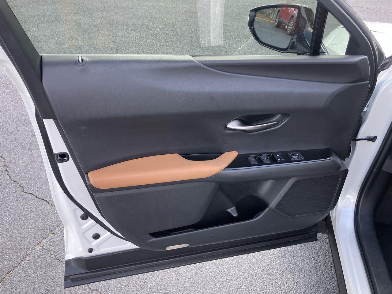 Used 2020 White (Eminent White Pearl) Lexus 200 image 14