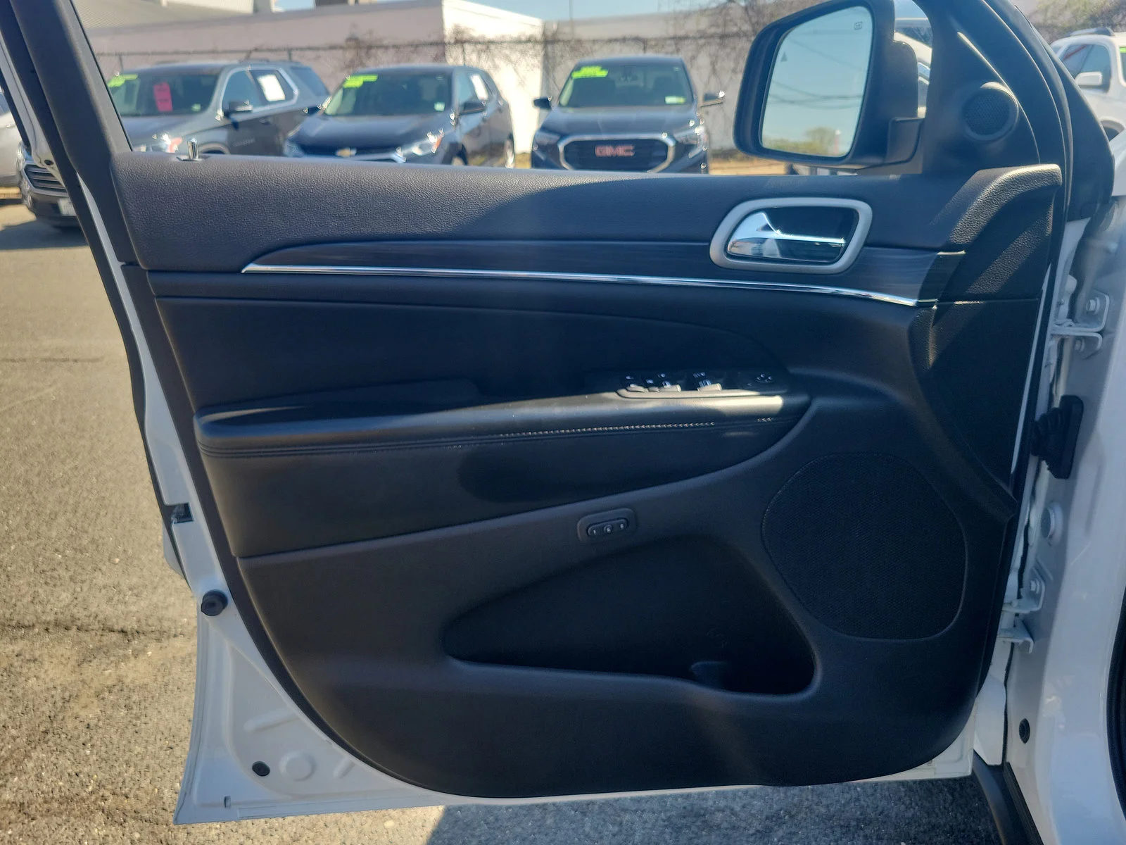 Used 2020 Bright White Clearcoat Jeep Limited image 12
