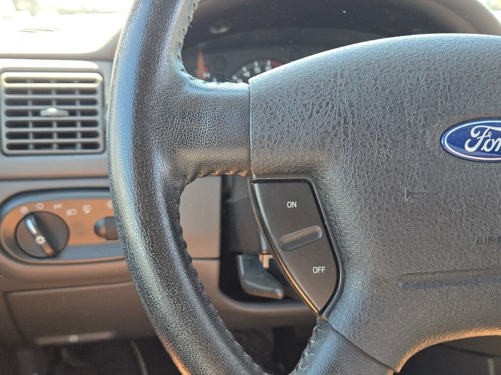 Used 2005  Ford XLT image 28