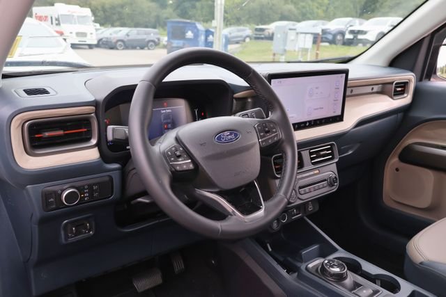 Used 2025 White Ford Lariat image 6