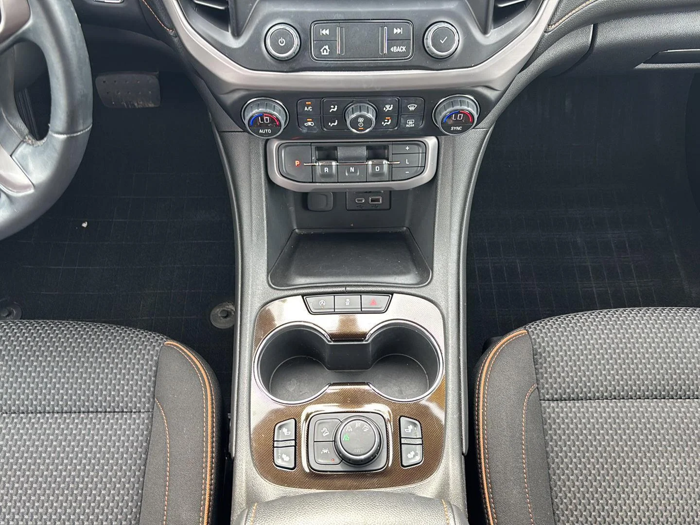Used 2023 Summit White GMC AT4 image 13
