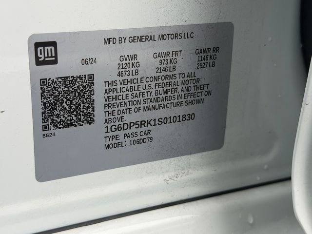 Used 2025 White Cadillac Sport image 22