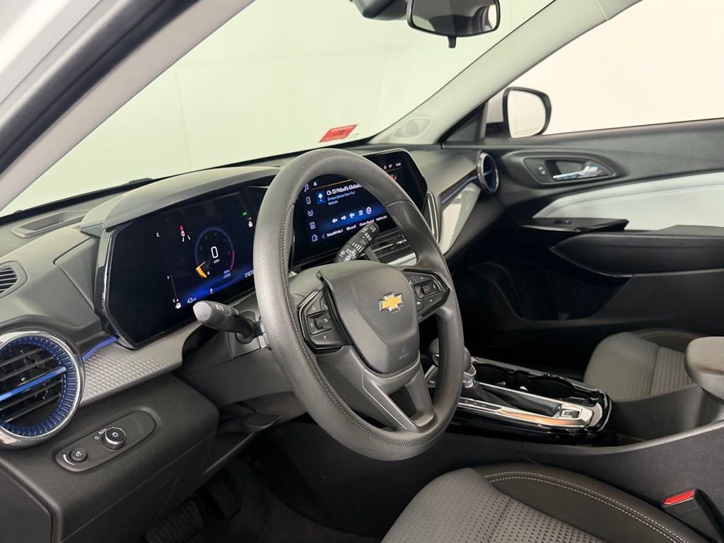 2025 Chevrolet Trax LT - Photo 22