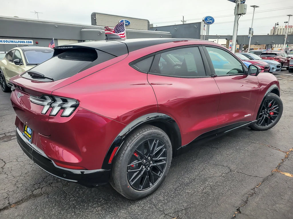 New 2025 Molten Magenta Metallic Tinted Clearcoat Ford Premium image 7