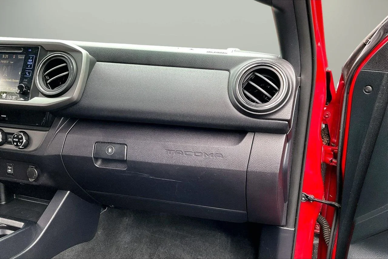 Used 2017 Red Toyota SR image 19