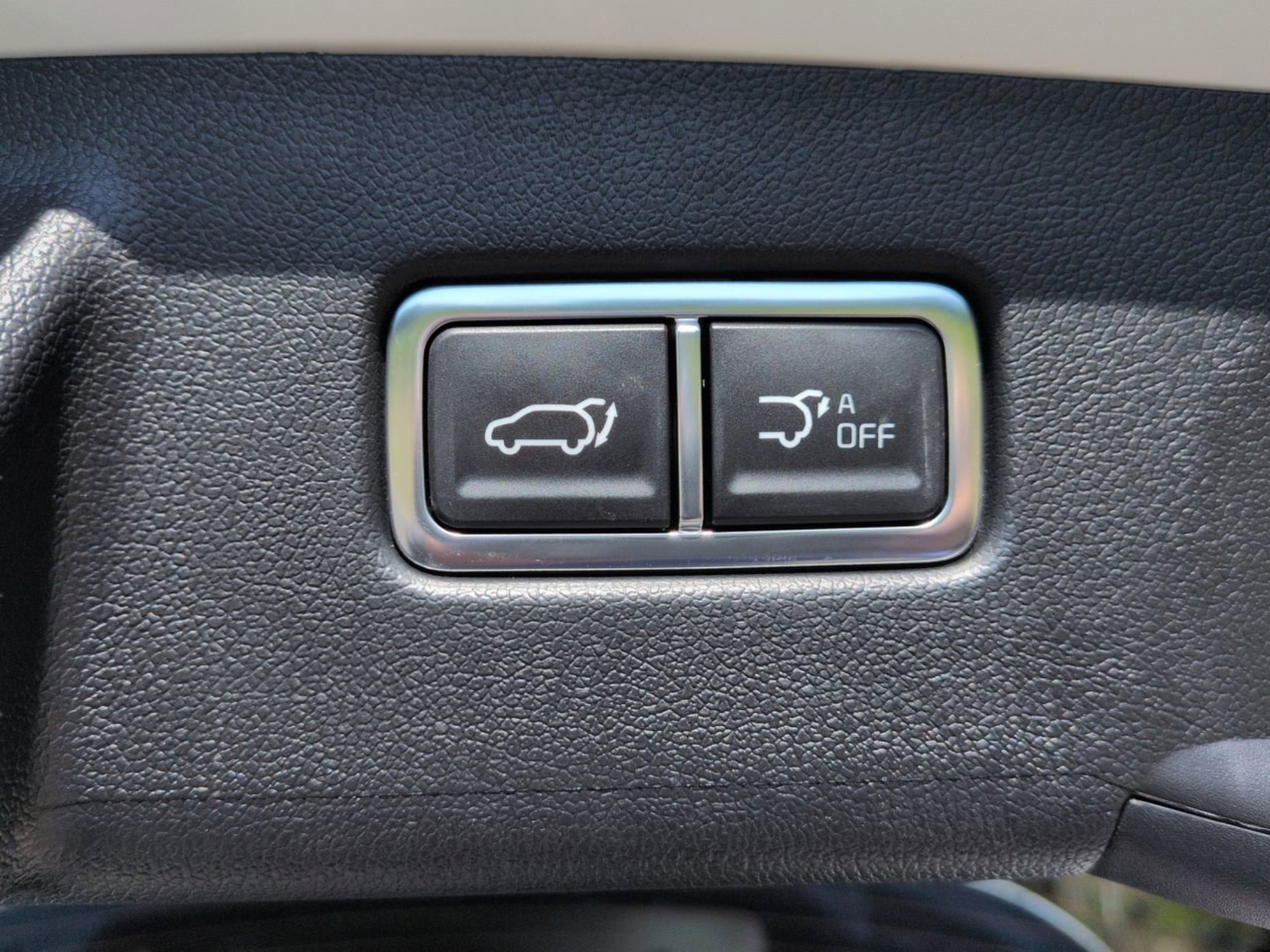 New 2026 Snow White Pearl Kia EX image 10