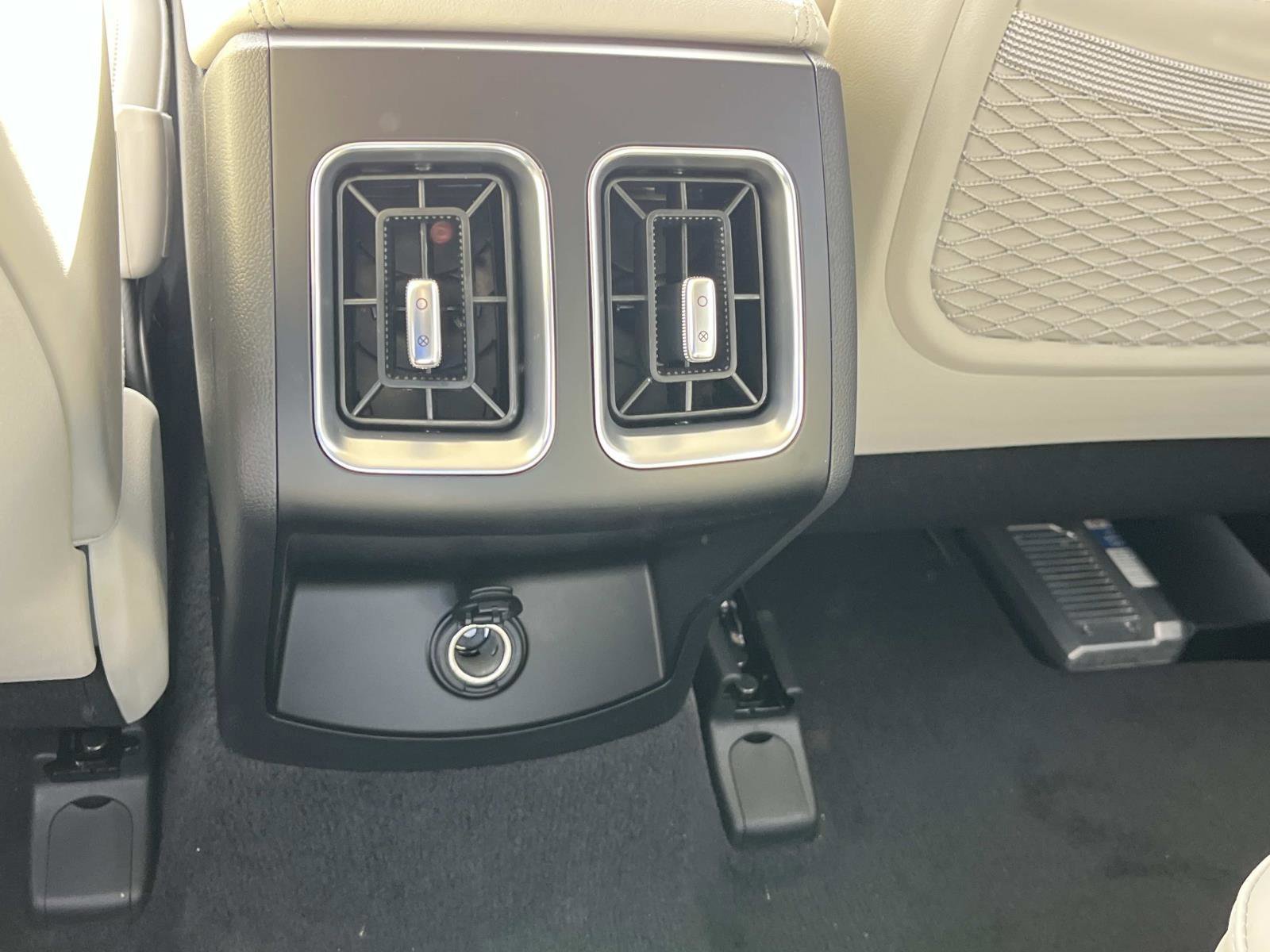 New 2026 Glacial White Pearl Kia EX image 19