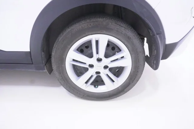 Used 2025  Nissan S image 10