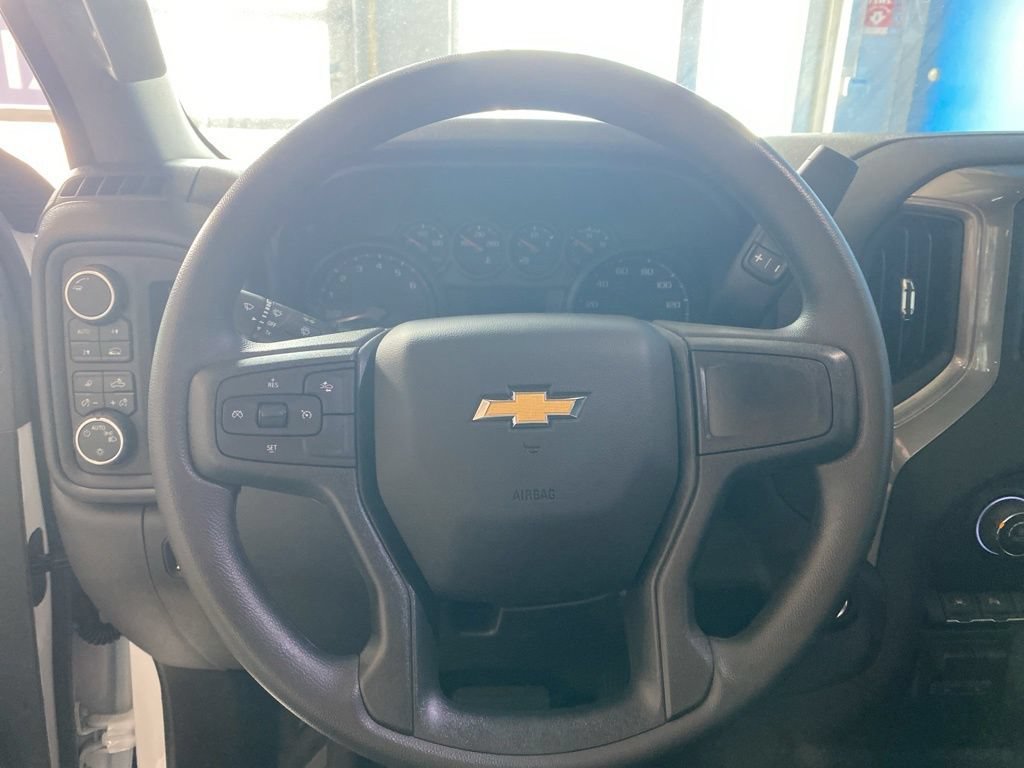 New 2026 Summit White Chevrolet WT image 5