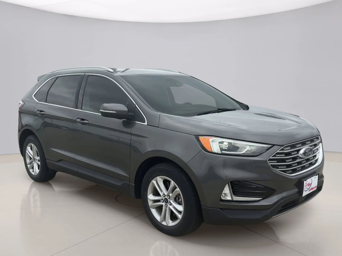 Used 2019 Gray Ford SEL image 3