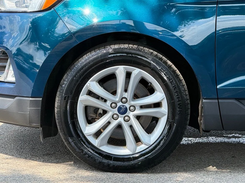 Used 2020 Green Ford SEL image 10
