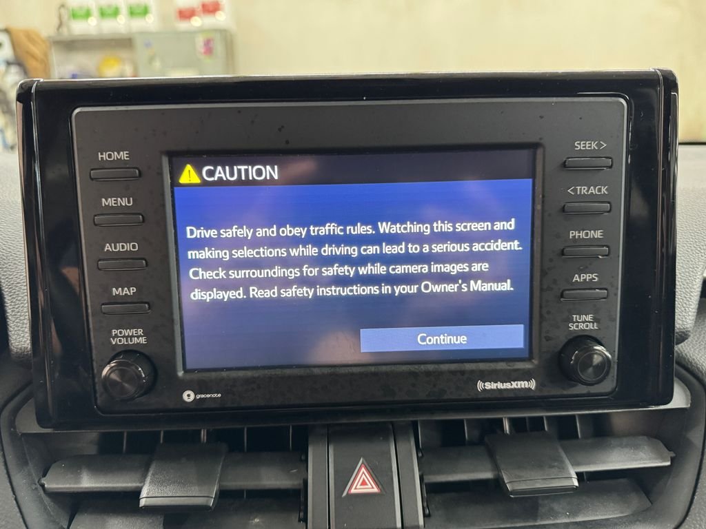 Used 2020 White Toyota LE image 19