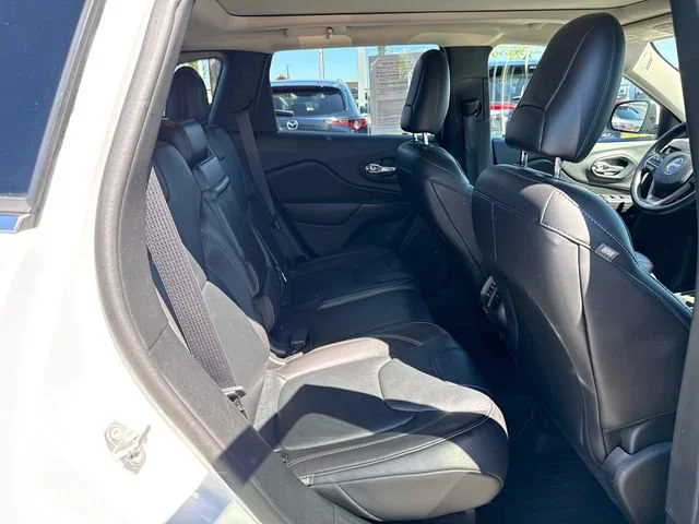Used 2016 Bright White Clearcoat Jeep Limited image 10