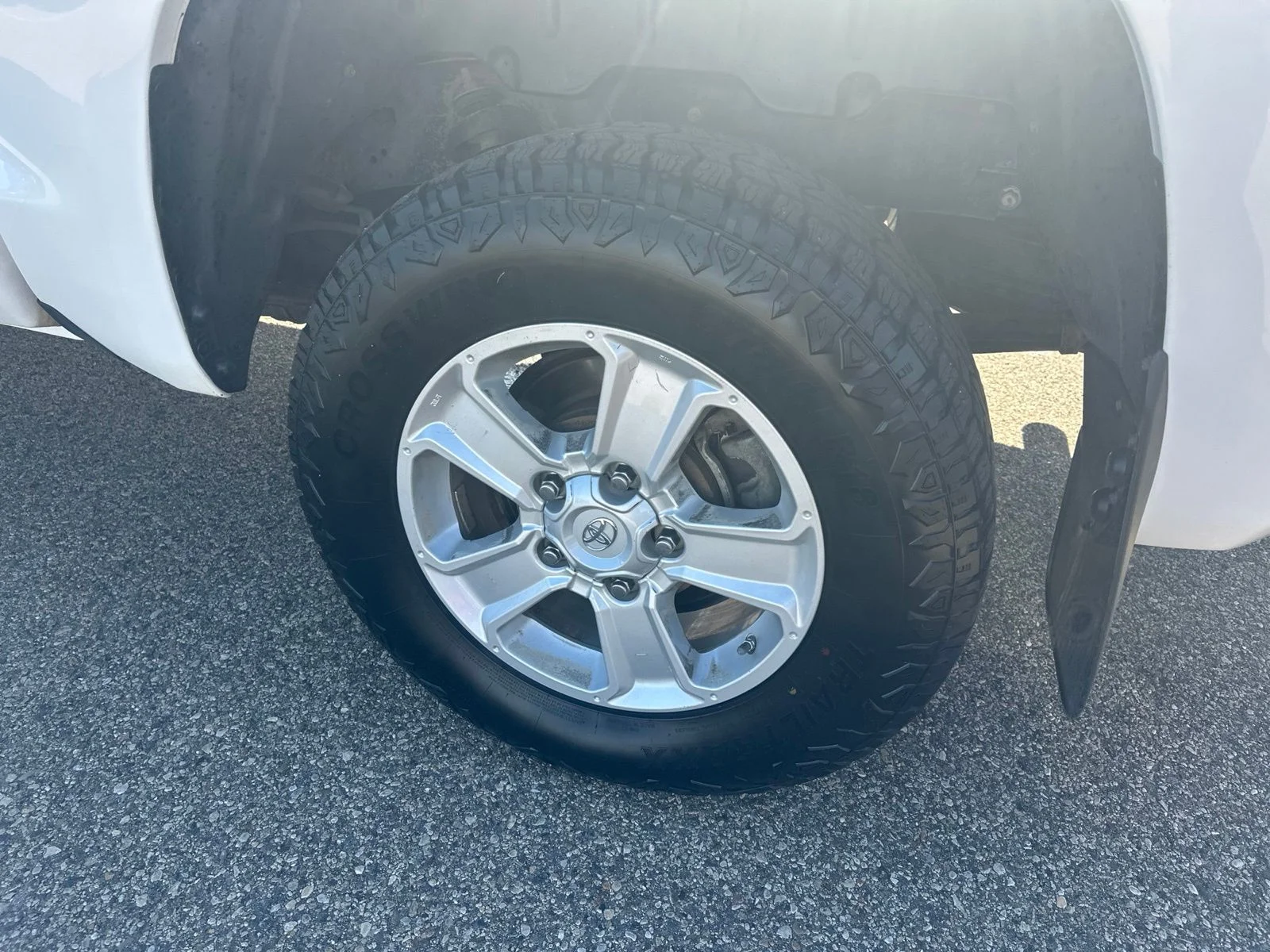 Used 2020 White Toyota SR5 image 8