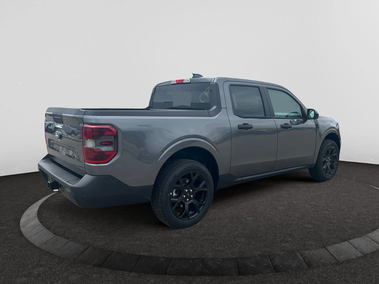 New 2026 Carbonized Grey Metallic Ford XLT image 5