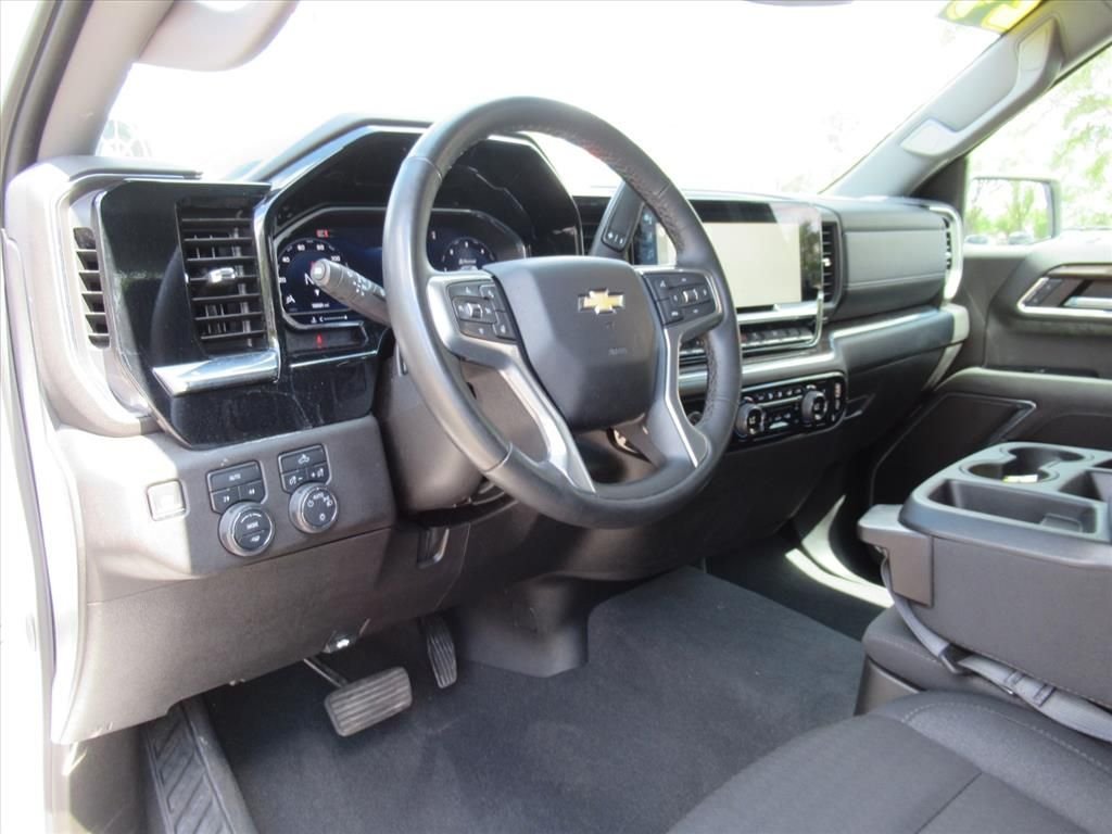 Used 2024 White Chevrolet LT image 16