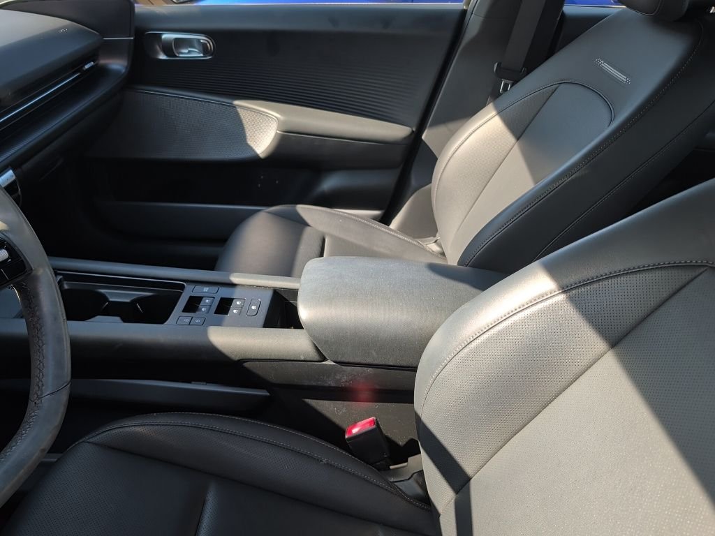 Used 2023 Blue Hyundai SEL image 2