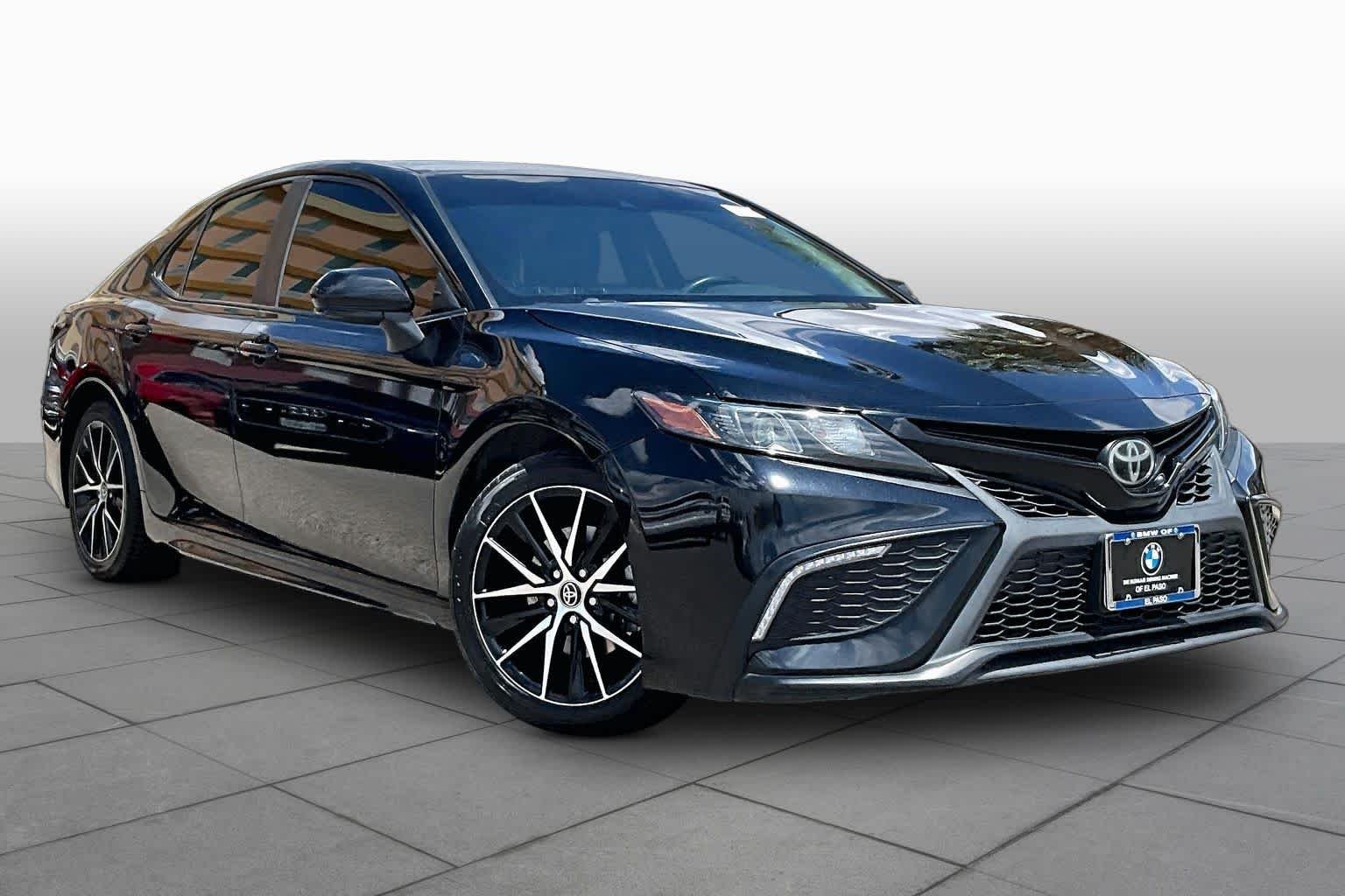 Used 2022 Midnight Black Metallic Toyota SE image 2
