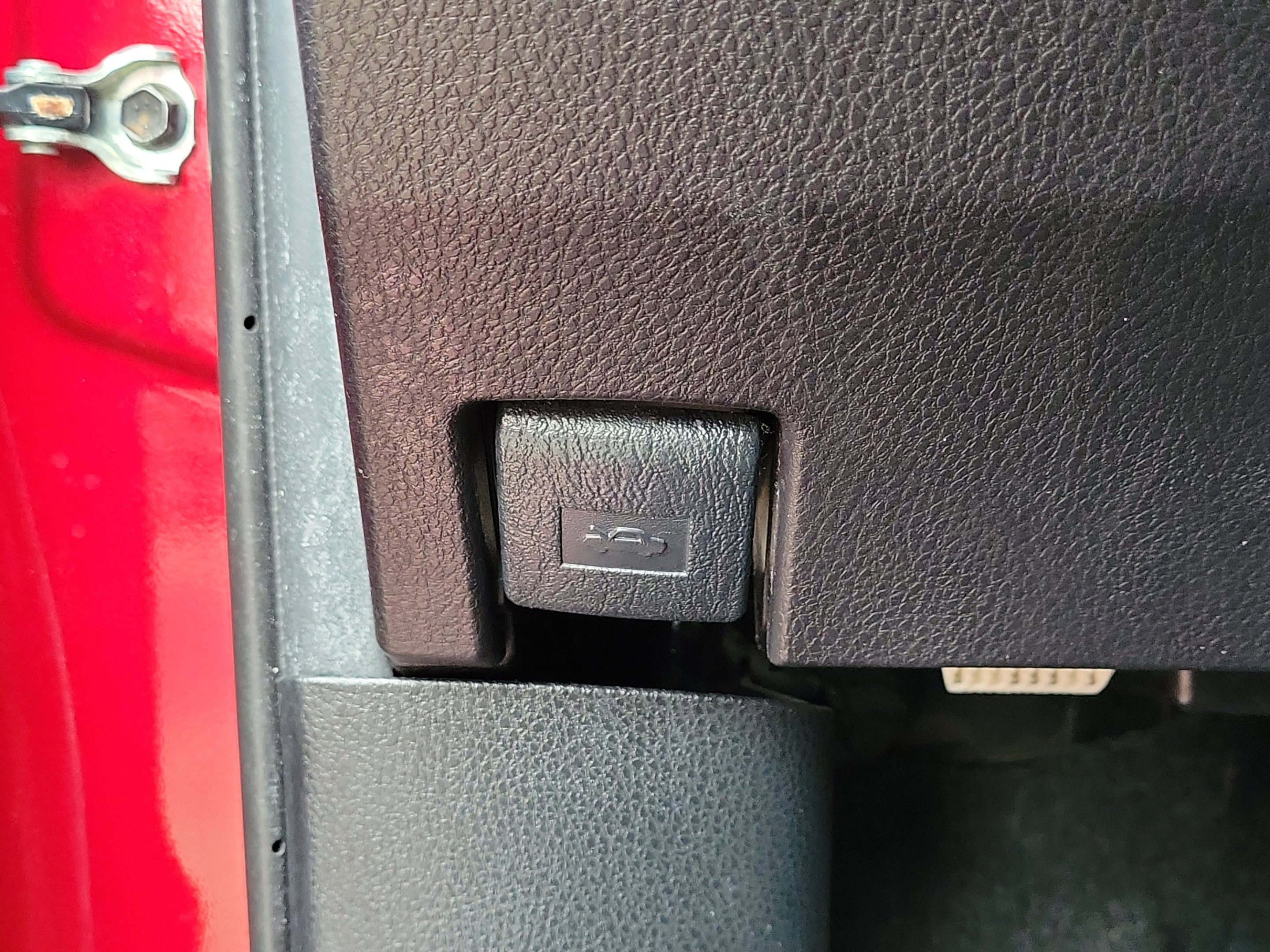 Used 2018 Pearl Toyota XLE image 16